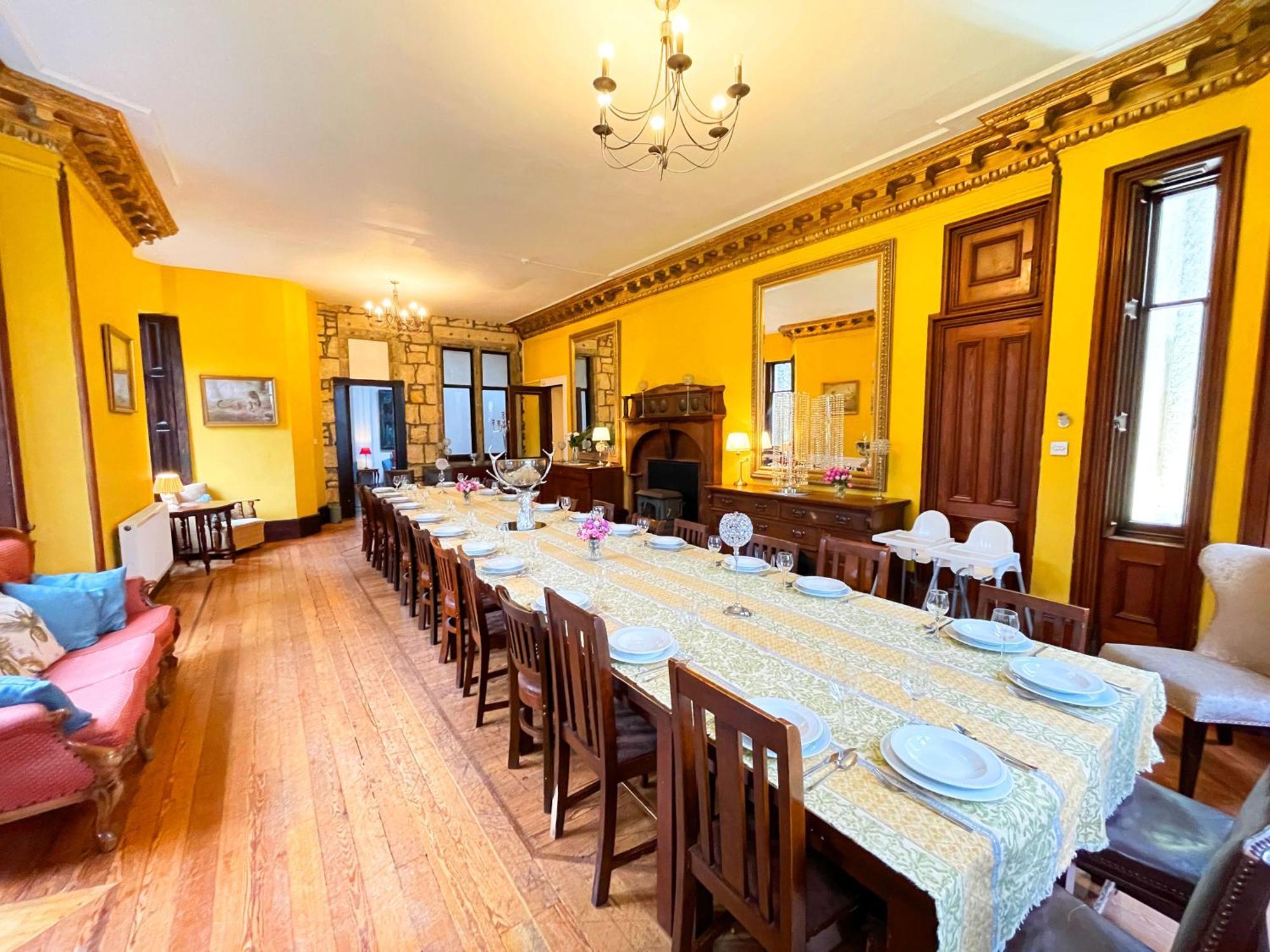 Catcune Grand Apartment Gorebridge